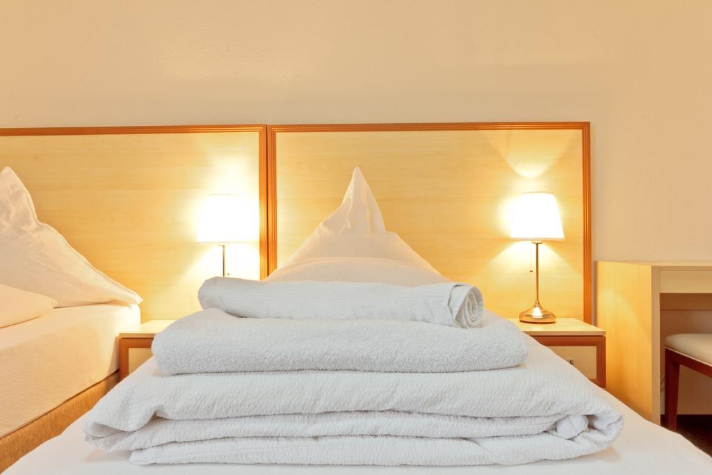 Hotel Ganita Weil Am Rhein Kamer foto